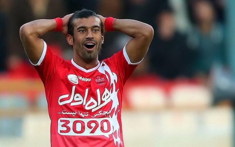 Anh trở thành mũi nhọn tấn công ở biên phải