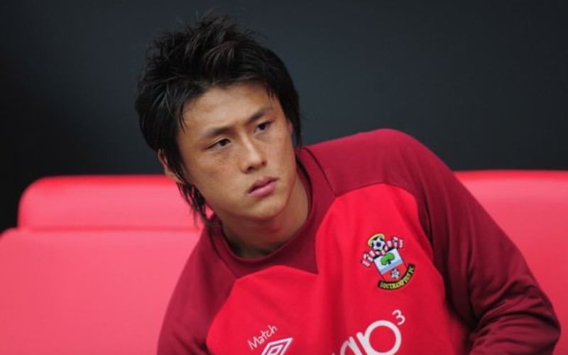 Tadanari Lee mang hai dòng màu Hàn Quốc và Nhật Bản